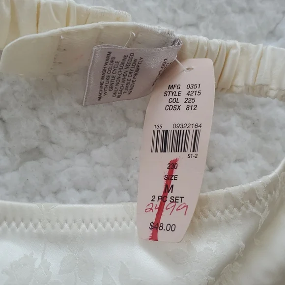 Victoria's Secret Beige/Cream Garter Belt Bundle - Picture 7 of 17